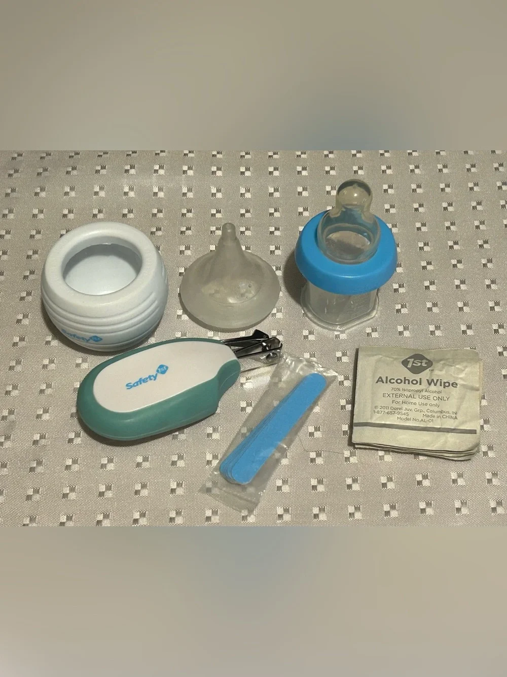 Safety 1st Nursery Care Health and Grooming Infant Kit for Travel or Home